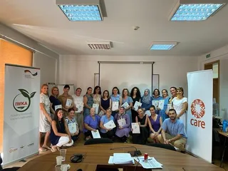 Në kuadër të projektit “IWKA - Përfshirja e grave në agrobiznesin e Kosovës” u realizua nënshkrimi i kontratave per 20-të përfituese të grantit nga Komuna e Ferizajit, Junikut, Prishtinës dhe Graçanicës