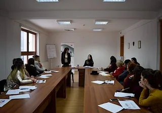 NËNSHKRIMI I KONTRATAVE ME 21 PËRFITUESET E SKEMËS SË GRANTIT "START-UP" NË KUADËR TË PROJEKTIT 'WOMEN’S OPPORTUNITIES IN MARKET, ECONOMY AND NETWORKING'