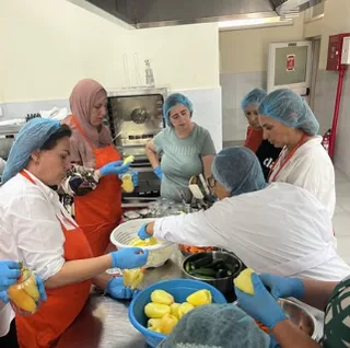 Nga teoria në praktikë: Turshi tradicionale nga duart e pjesëmarrëseve 🥕🥦