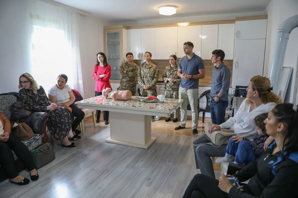 Trajnim nga pjesëtarët e Elementit Mbështetës Civil Ushtarak të Ambasadës Amerikane (CMSE) në fshatin Baicë