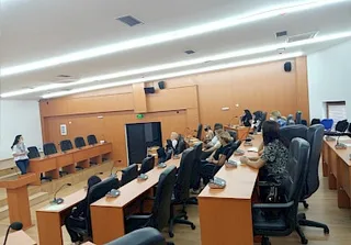 MBAHET TAKMI INFORMUES NË SALLËN E KUVENDIT KOMUNAL TË SHTIMES RRETH PROJEKTIT "I SEE"