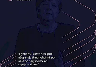 THËNIE NGA ANGELA MERKEL