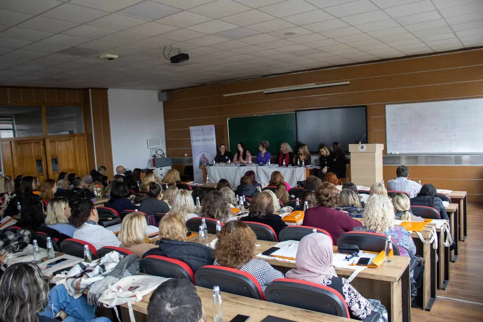 Rezilienca dhe Fuqizimi i Grave Kundrejt Dhunës Gjinore: Konferencë Ndërinstitucionale nga Kosova - Women 4 Women dhe Universiteti i Prishtinës
