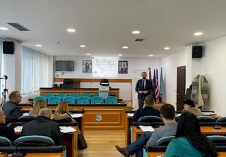 KOSOVA - WOMEN 4 WOMEN NË BASHKËPUNIM ME KOMUNËN E VUSHTRRISË MBAJTI PUNËTORI DY-DITORE