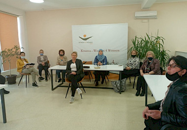 KW4W organizes working groups with change agents and representatives of women's associations