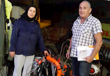 PËRFITUESET E PROJEKTIT “STAND FOR HER PROPERTY” PAJISEN ME MJETET E NEVOJSHME PËR TË RRITUR BIZNESIN E TYRE