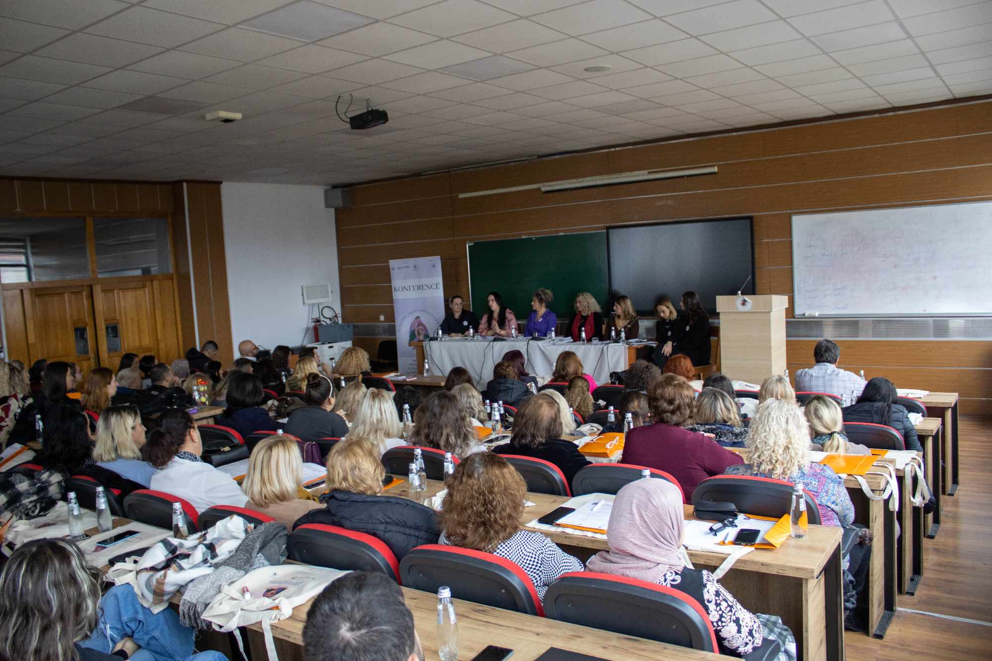 Rezilienca dhe Fuqizimi i Grave Kundrejt Dhunës Gjinore: Konferencë Ndërinstitucionale nga Kosova – Women 4 Women dhe Universiteti i Prishtinës
