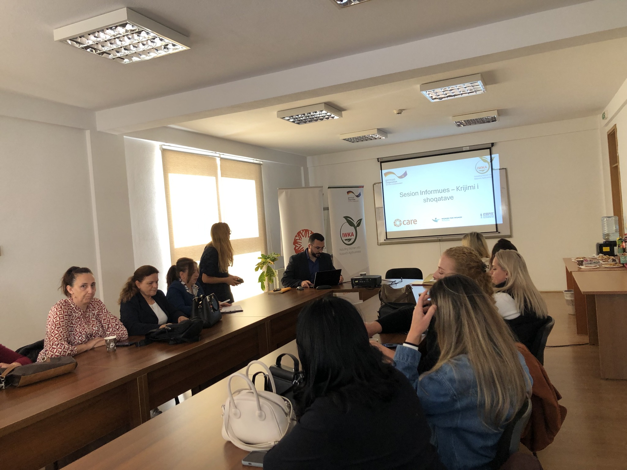 Gratë Fuqizohen përmes Shoqatave: Projekti IWKA Nis Fushatën Informuese