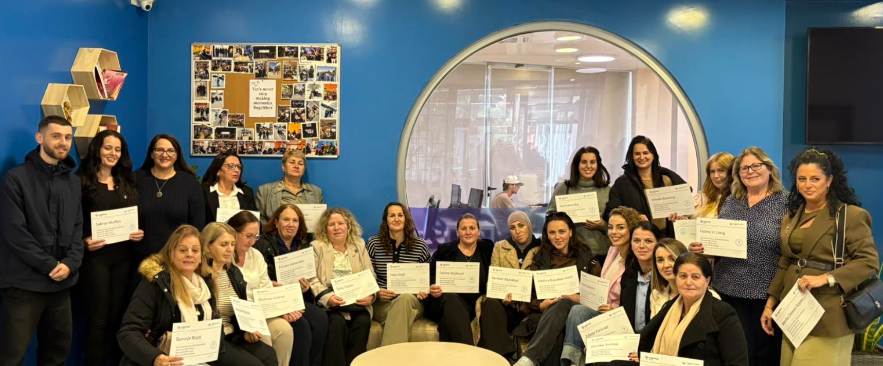 27 gra certifikohen pas trajnimit të aftësimit kompjuterik me Cacttus Education